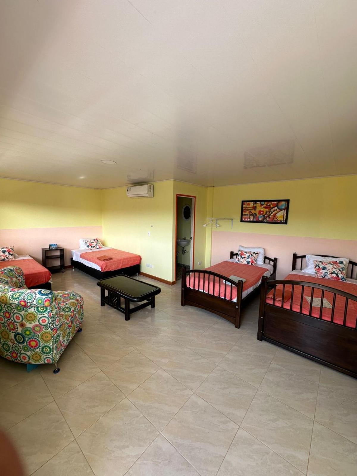 Victoria'S Gennie Bay Village Hostal San Andrés Dış mekan fotoğraf