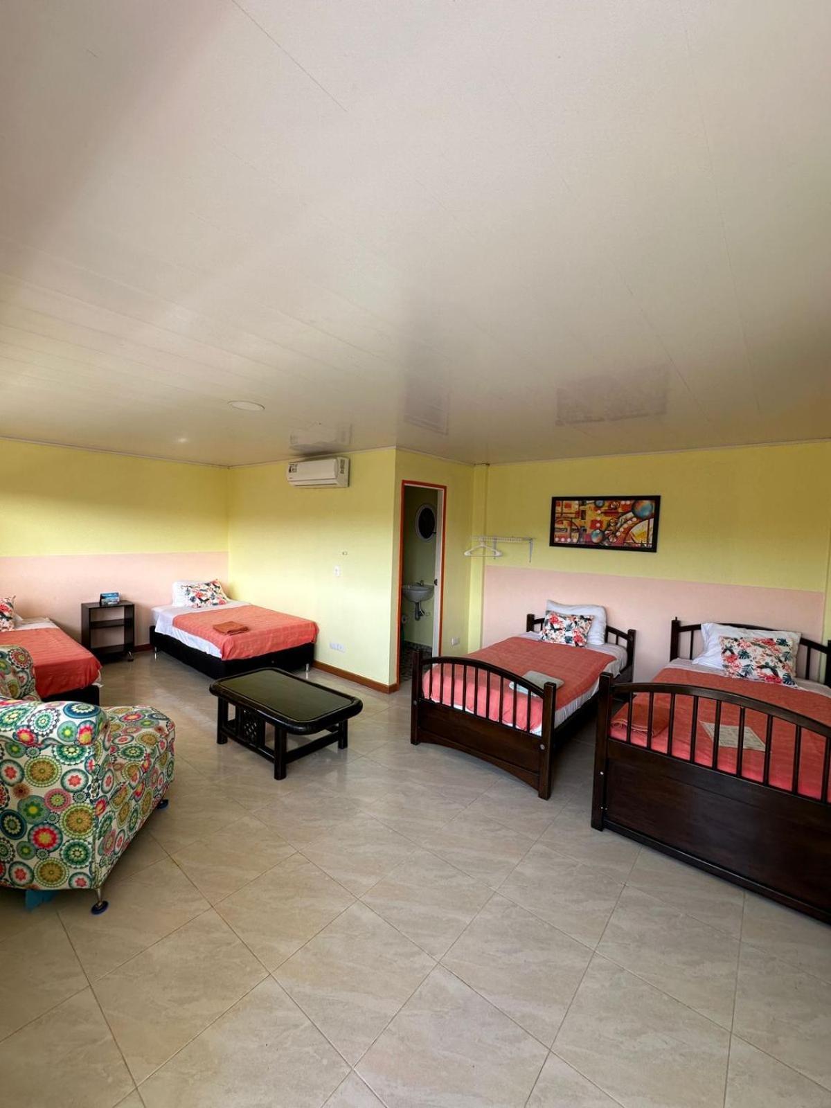 Victoria'S Gennie Bay Village Hostal San Andrés Dış mekan fotoğraf
