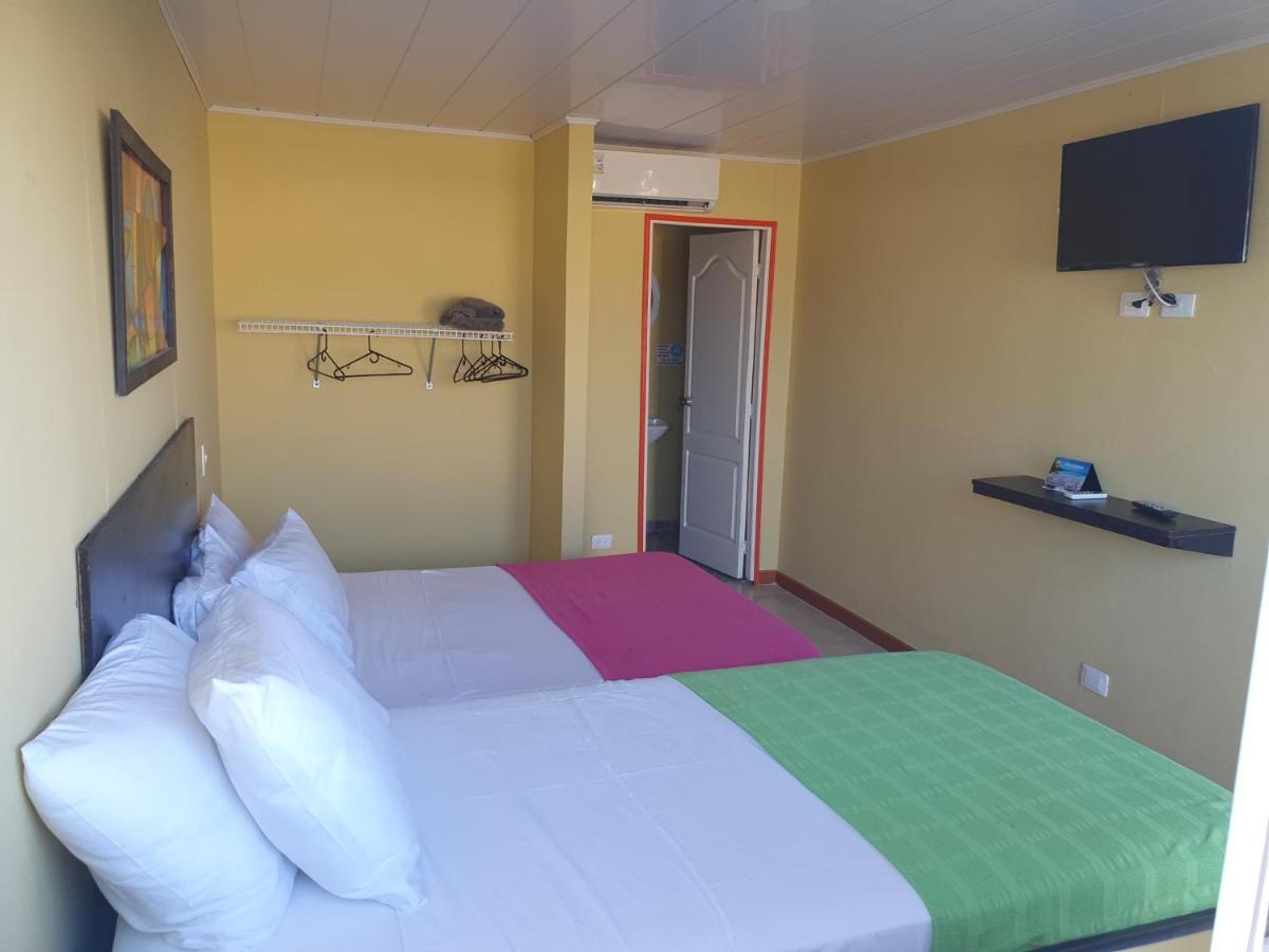 Victoria'S Gennie Bay Village Hostal San Andrés Dış mekan fotoğraf