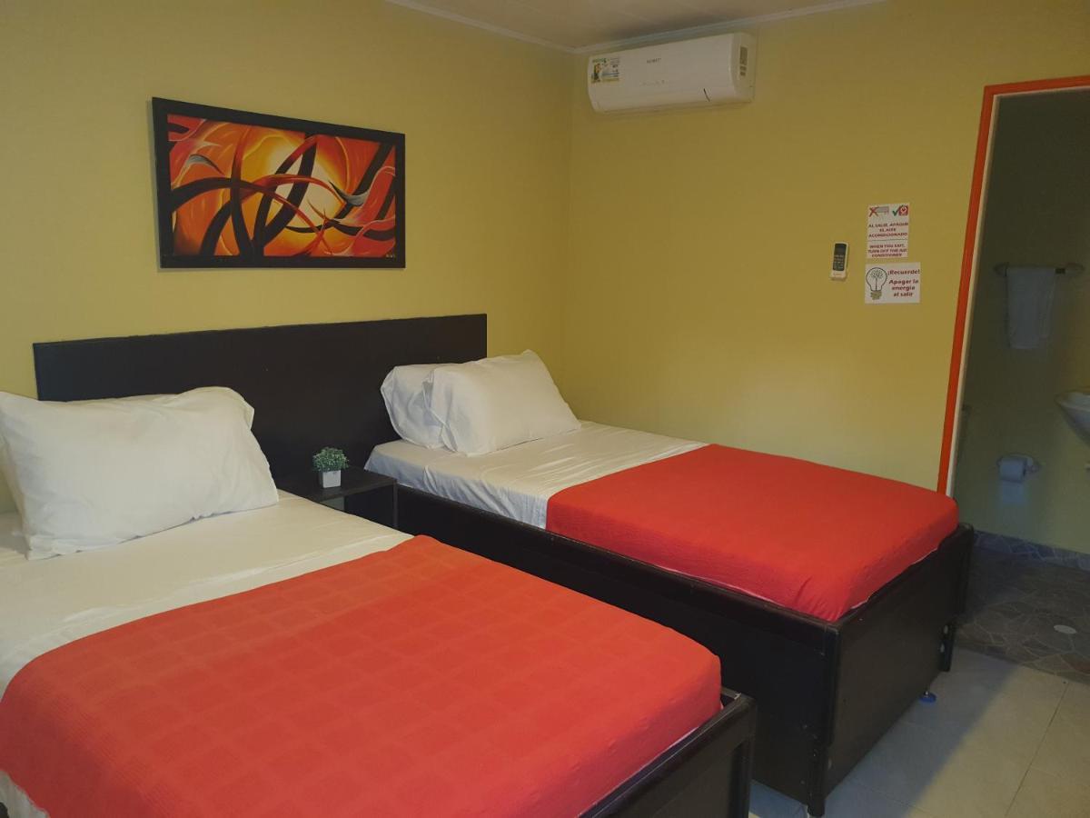 Victoria'S Gennie Bay Village Hostal San Andrés Dış mekan fotoğraf
